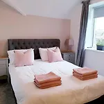 Central Windermere Luxury Two Bed Apartment Dog Friendly