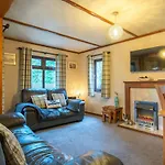 Woodland Retreat - White Cross Bay