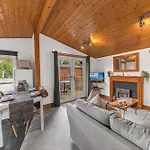 Bowness 45 - 2 Bedroom Lake Windermere Lodge