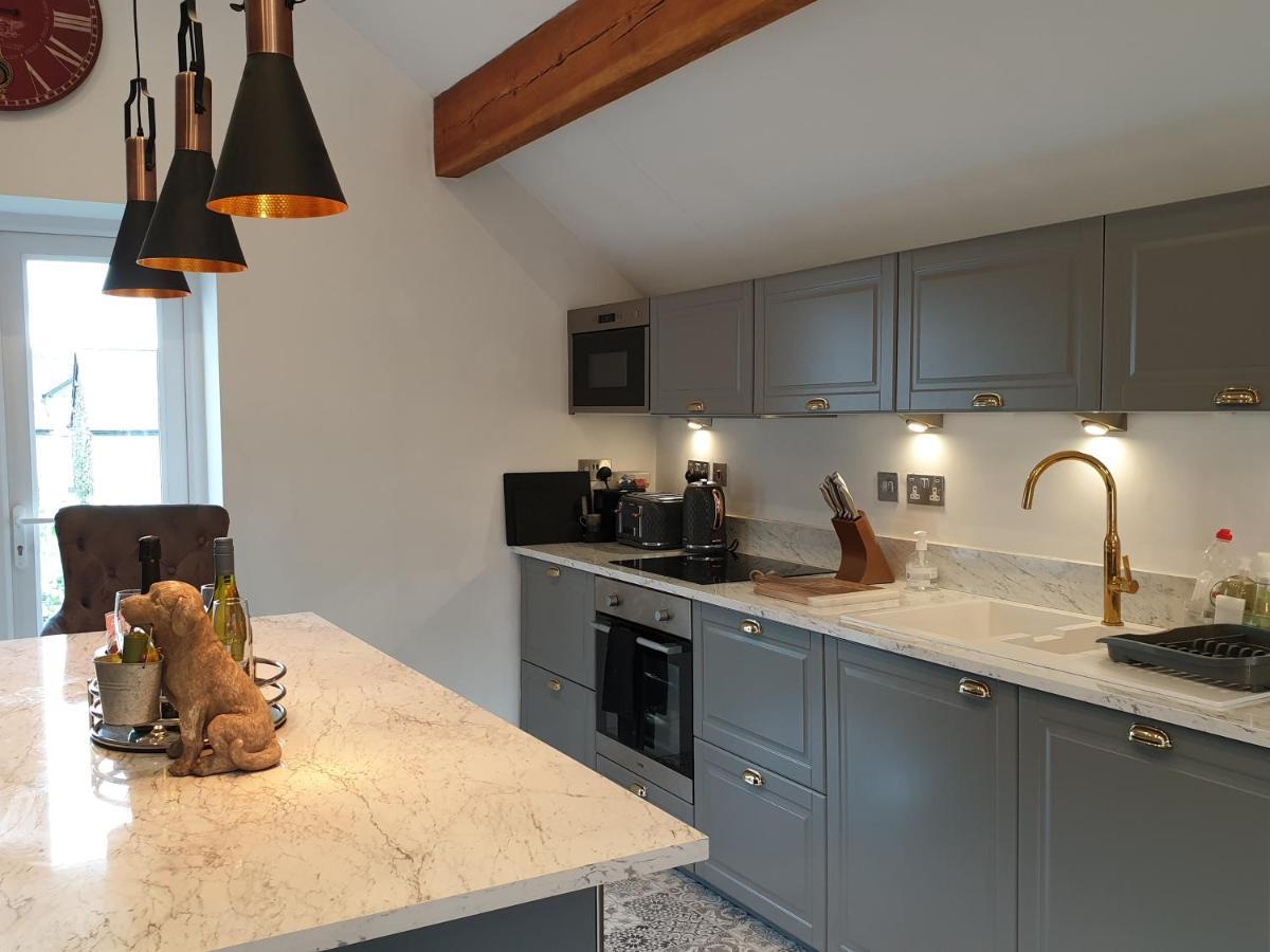 Central Luxury Two Bed Dog Friendly Apartment *