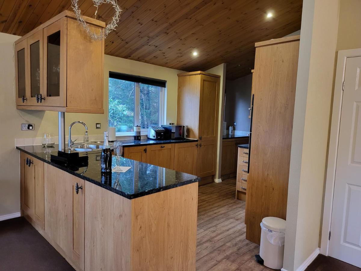 Cheerful 3 Bedroom At White Cross Bay