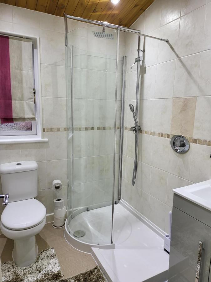 Holiday home Cheerful 3 Bedroom At White Cross Bay *
