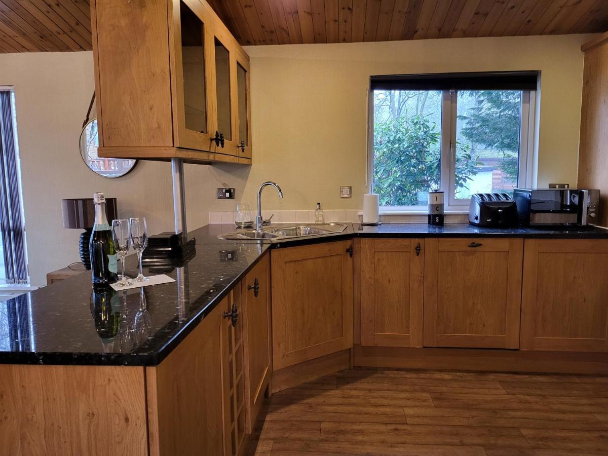 Cheerful 3 Bedroom At White Cross Bay Holiday home Windermere