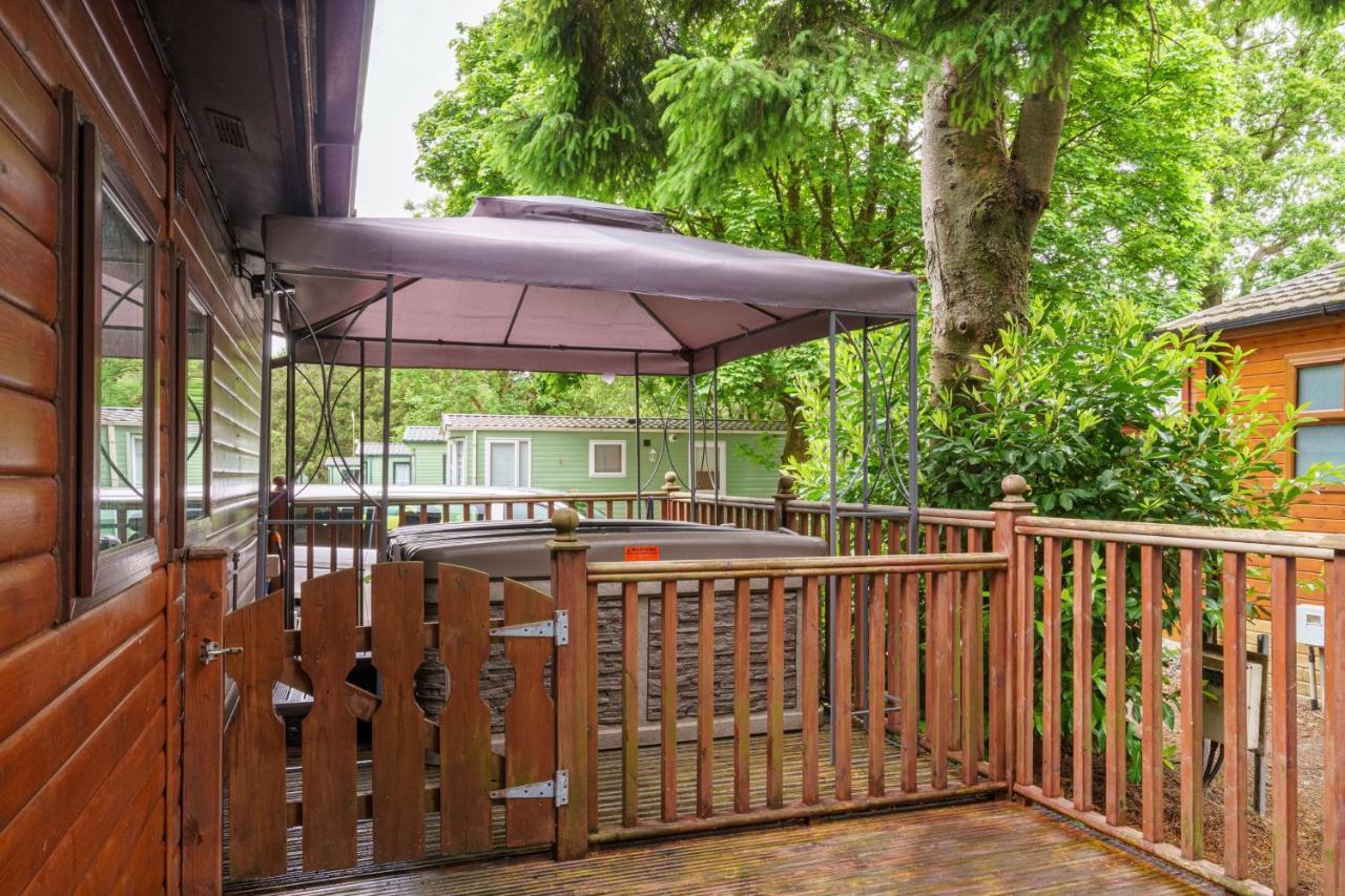 Three Trees - Hot Tub & Dog-friendly - White Cross Bay Holiday home