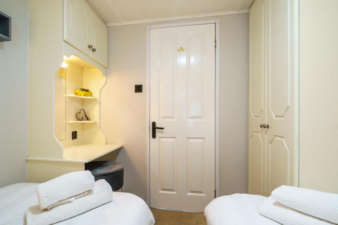 Three Trees - Hot Tub & Dog-friendly - White Cross Bay Windermere