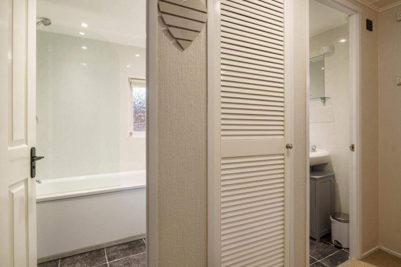 Three Trees - Hot Tub & Dog-friendly - White Cross Bay * Windermere