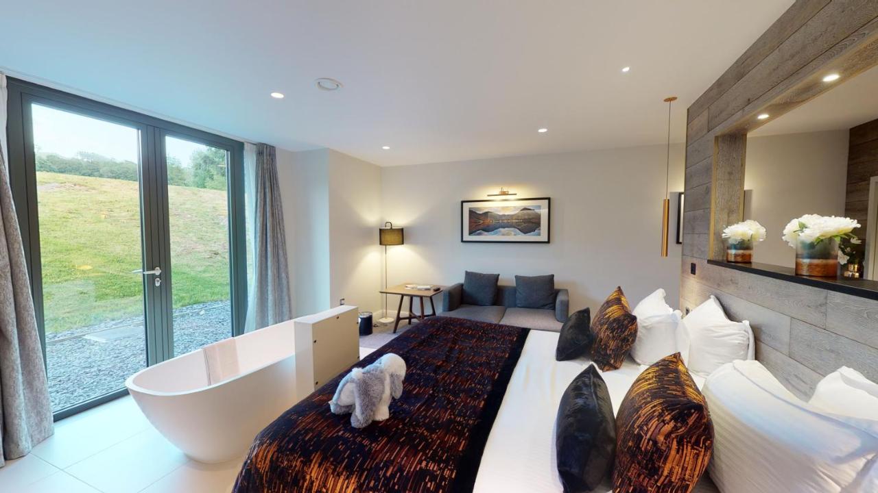 Wood Bay Hotel