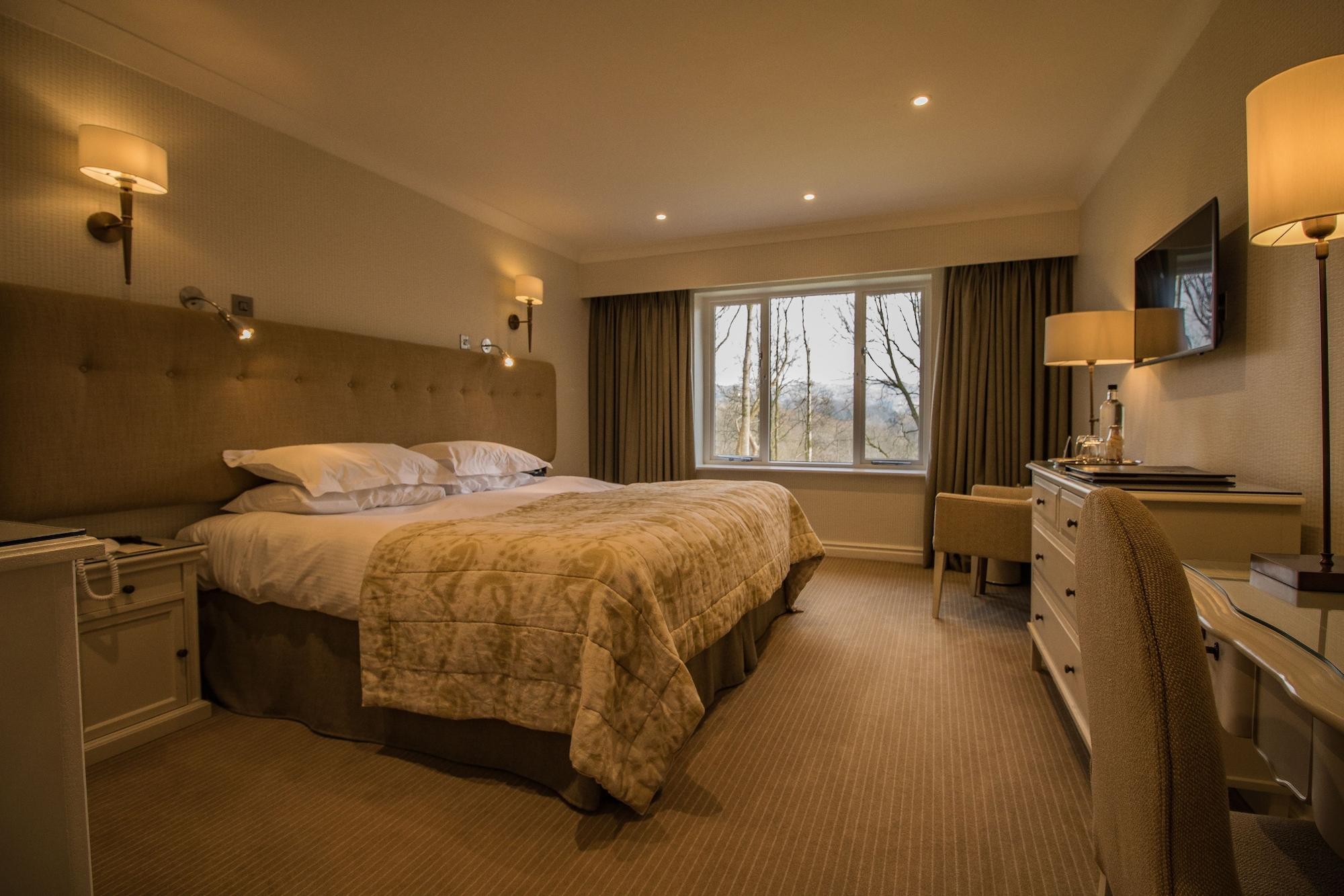 Cragwood Hotel