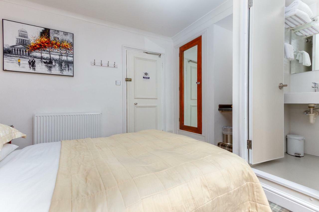 Field House Bed & Breakfast 3*