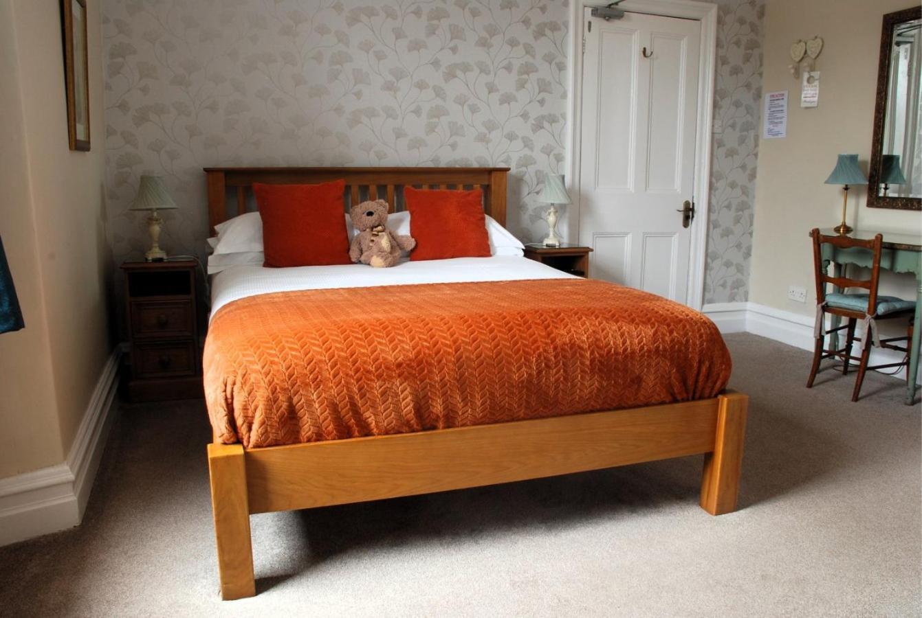 Denehurst Guest house 4*