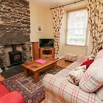 Nutkin Cottage
