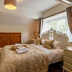 Chestnuts Guest House (Adults Only)