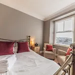 Holly-Wood Guest House