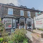 Holly-Wood Guest House