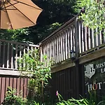 Mistletoe One Luxury Lodge With Hot Tub Windermere