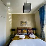 Merewyke Boutique Luxury Family Apartment Sleeps 4 , Central Location