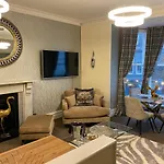 Merewyke Boutique Luxury Family Apartment Sleeps 4 , Central Location