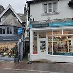 Oak Leaf, Dog Friendly Central Windermere Studio Apartment