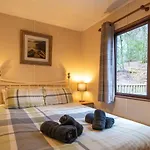 Woodland Retreat - White Cross Bay
