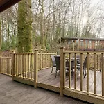 Woodland Retreat - White Cross Bay