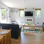 Top Lodge, 4 Skiptory Howe