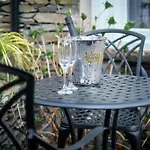 Glen Wynne Apartment Lovely Central Pet Friendly - Free Off-Site Health Club Access With Pool, Sauna, Steam Room & Gym