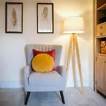 Glen Wynne Apartment Lovely Central Pet Friendly - Free Off-Site Health Club Access With Pool, Sauna, Steam Room & Gym