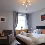 Woodland Family Apartment With Electric Car Point