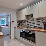 Woodland Family Apartment With Electric Car Point