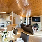 Windermere Retreat - White Cross Bay Holiday Park
