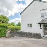 Pass The Keys Two Bed Property With Parking Near Bowness Centre