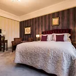 The Howbeck & The Retreat Incl Off-Site Health Club And Parking Ev Point Available