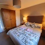 Jaw-Dropping Lodge With Hot Tub On Lake Windermere