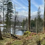 Troutbeck Hot Tub Lodge 4
