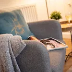 Woodland Cottage - Private Courtyard - Pet Friendly Retreat In The Heart Of Windermere