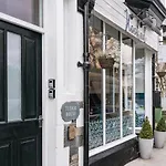 Tudor House-Windermere Centre