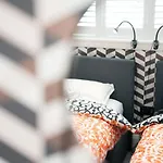 Modern Home In Windermere By Letmestay