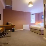 Station Lodge - Free Off-Site Health Club Access With Pool, Sauna, Steam Room & Gym