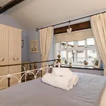 Charlottes Cottage
