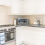 Central Windermere, Victorian Cottage, Family Friendly With Parking And A Wood Burner