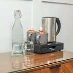 Holly Lodge Guest House With Free Off Site Health Club