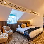 Holly Lodge Guest House With Free Off Site Health Club