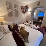 Windermere Boutique Hotel Spa Suites & Hot Tubs
