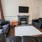 6 Calgarth View