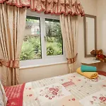 Storrs Lodge
