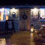 Lakes Hotel & Spa Apartments