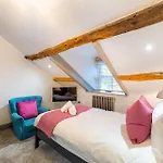 Low House