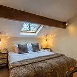 Lakes Hotel & Spa Apartments
