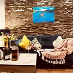 The Queens Nest, Windermere Centre