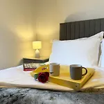 The Queens Nest, Windermere Centre